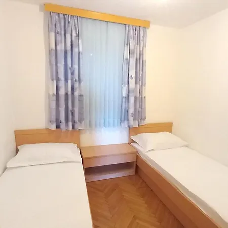 Apartment With A Parking Space - 19756 Makarska