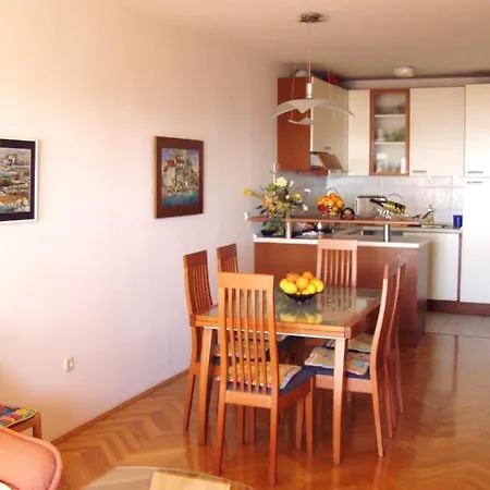 With Parking Space - 19756 Apartman *